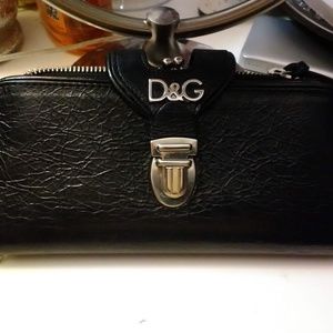 D&G wallet